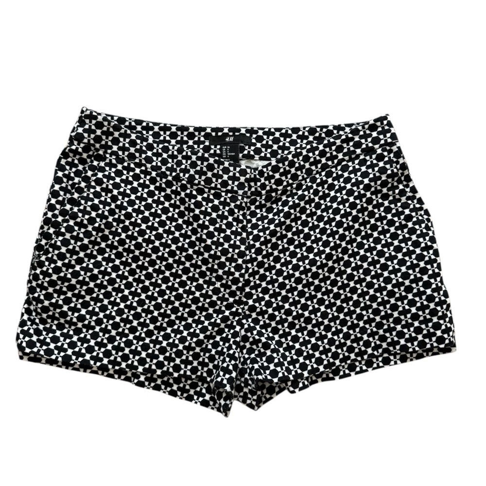 H&M Black and White Geometric Shorts size 6